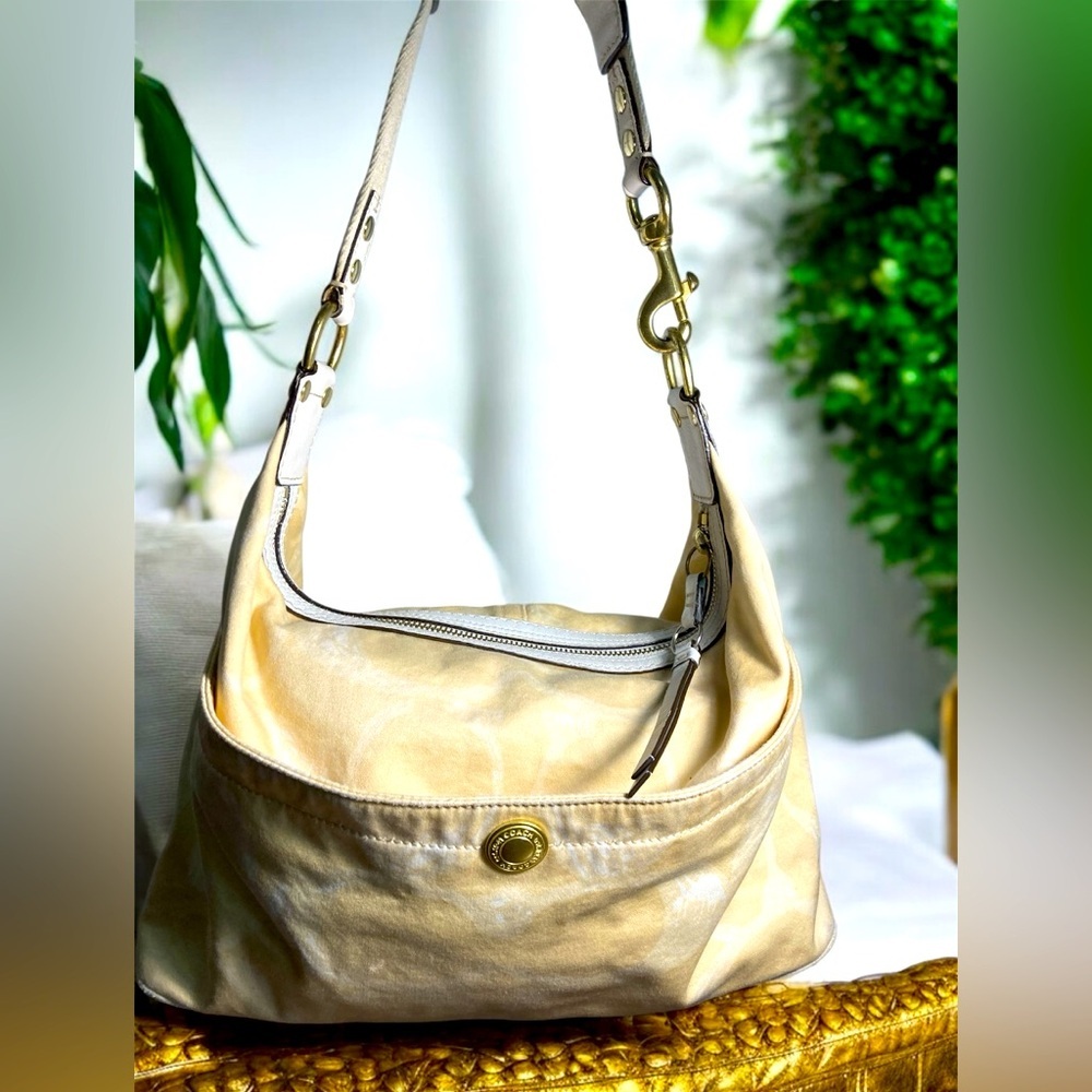 Coach Hampton F10699 signature Shoulder Bag